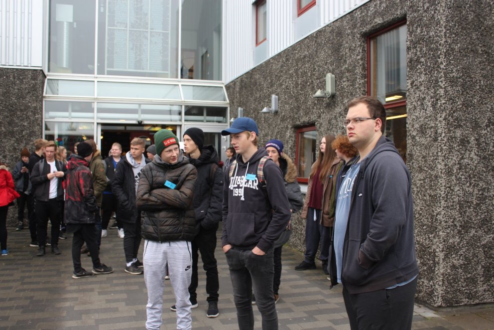 Við upphaf nýnemaferðarinnar í morgun.