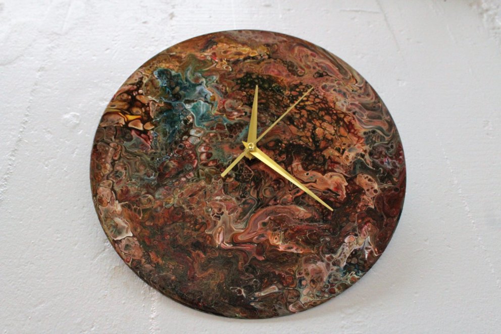 Eitt verka Þorbjargar á sýningunni í VMA.