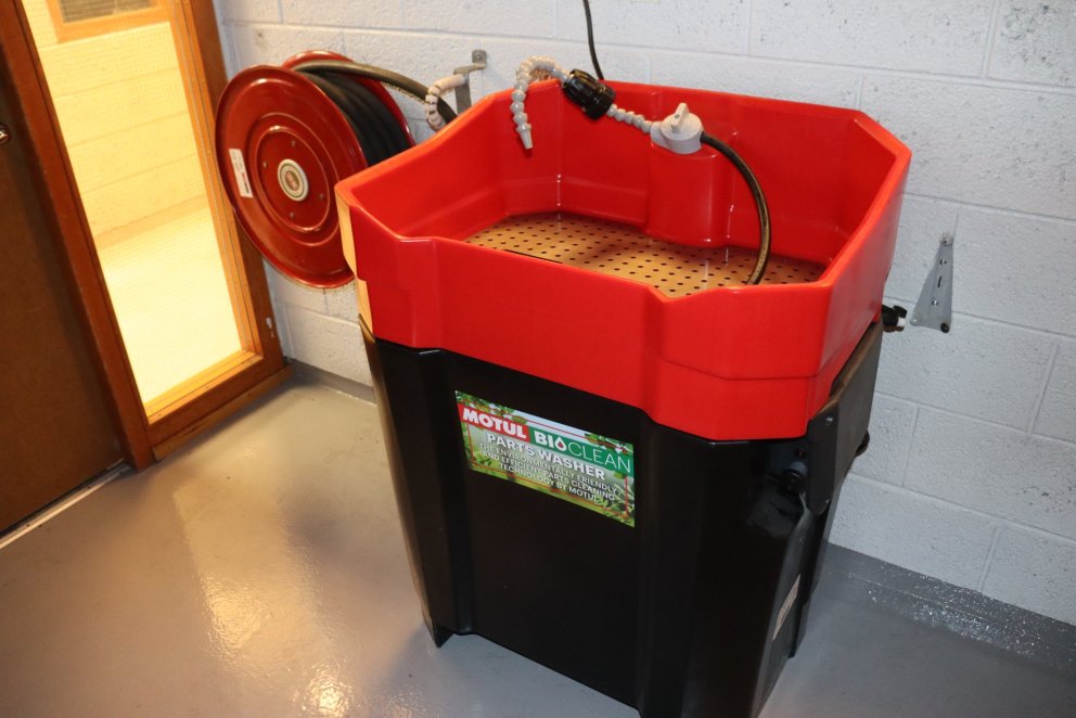 Þetta er nýja Motul þvottakarið.