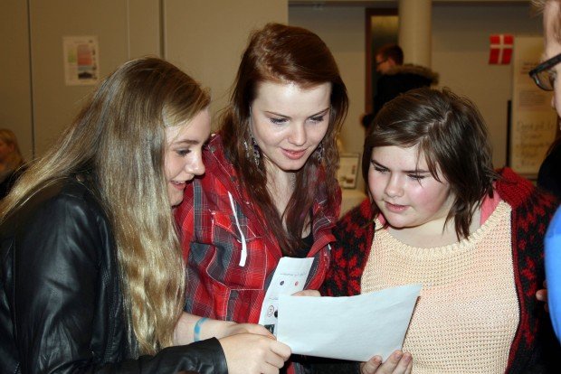 Grunnskólastúlkur kynna sér námið í VMA.