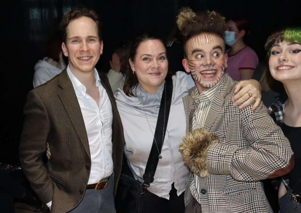 Ánægjubros að lokinni frumsýningunni á Lísu.