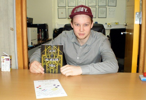 Kristinn Örn Elfar Clausen í miðasölunni.