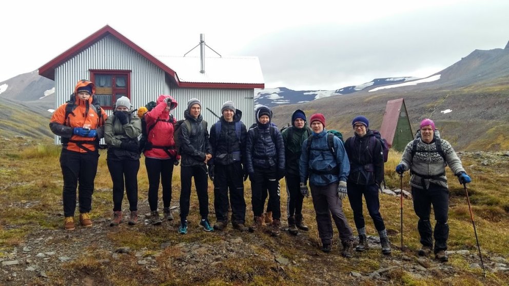 Göngufólk í fullum skrúða við Lamba. Mynd: ÓHB
