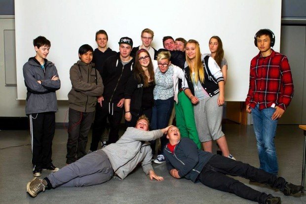 Lífsleikninemar sem skrifuðu greinina með kennara.