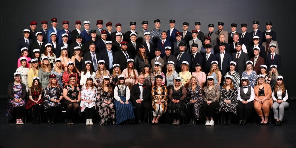 Útskriftarhópurinn í Hofi. Mynd: Páll A. Pálsson.