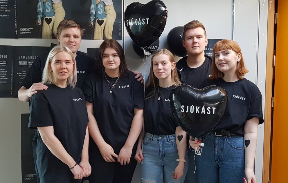 Nemendurnir sex sem unnu verkefni um sjúka ást.