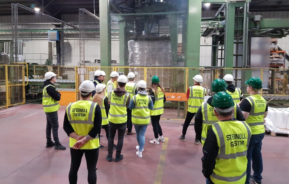 Hópurinn heimsótti m.a. Steinullarverksmiðjuna.