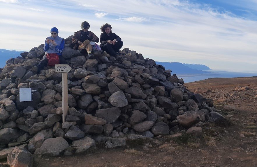 Í áfangastað - Skólavarðan í Vaðlaheiði.