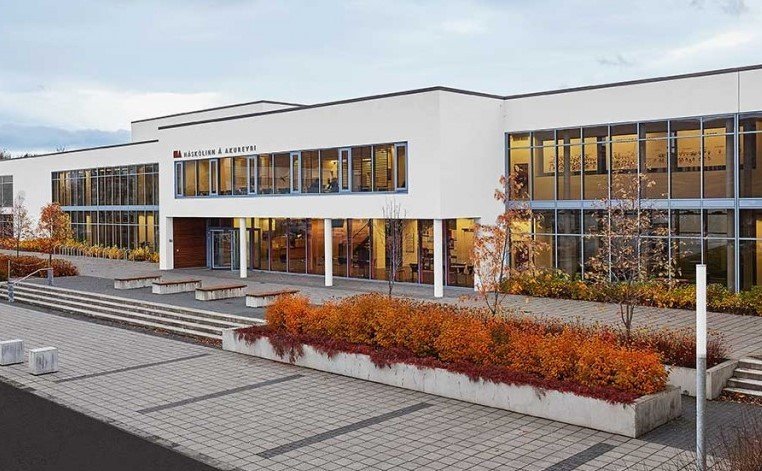 Starfamessan verður í HA í dag kl. 09-11.