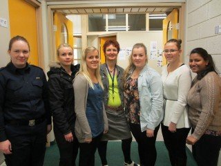 Sjúkraliðanemarnir með Annette