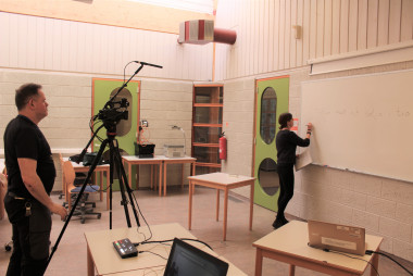 Hilmar og Inga taka upp strfrimyndbnd.