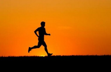 Ott Tulinius framhaldssklameistari  10 km hlaupi anna ri  r
