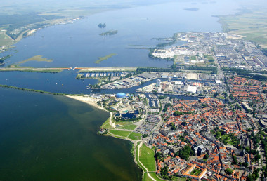 Leiin liggur til Harderwijk  Hollandi  mars.