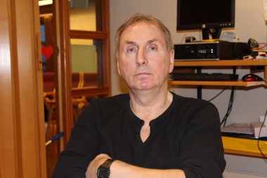 Hinrik Þórhallsson kennari.