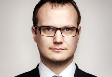 Dr. Pll Karlsson.