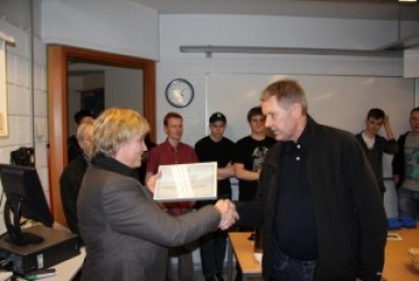 Sigrur Huld Jnsdttir tekur vi gjafabrfinu