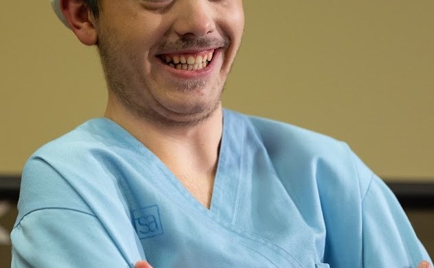 Svavar Máni Geislason í hlutverki George.