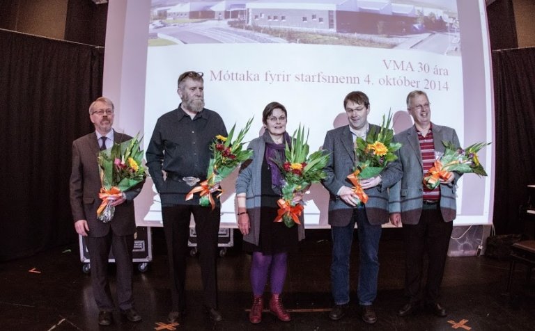 Fimm af níu starfsmönnum sem voru heiðraðir.