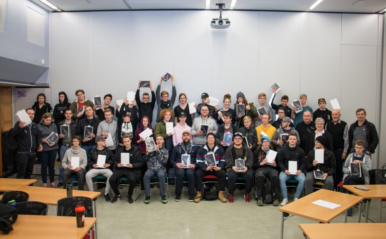 Allir nýnemar í rafiðngreinum fengu spjaldtölvur að gjöf