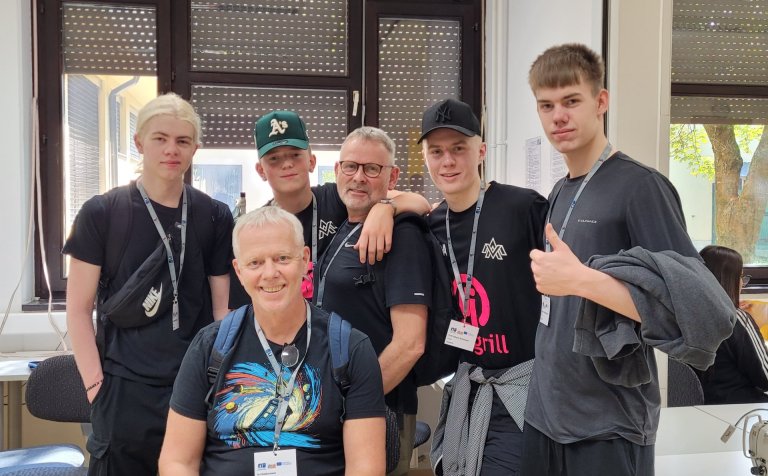 Fulltrúar VMA í ElecoTeam verkefninu í Celje í Slóveníu. Kennararnir Ari Baldursson og Guðmundur Gei…