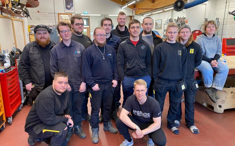 Þrettán þreyta sveinsprófið í stálsmíði í VMA.