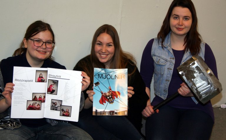 Sáttar með Mjölni. F.v.: Margrét, Snædís og Þórdís