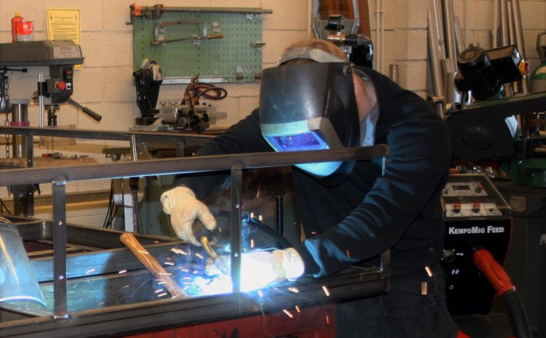 Málmsuðukeppnin hefst kl. 13 í VMA í dag.