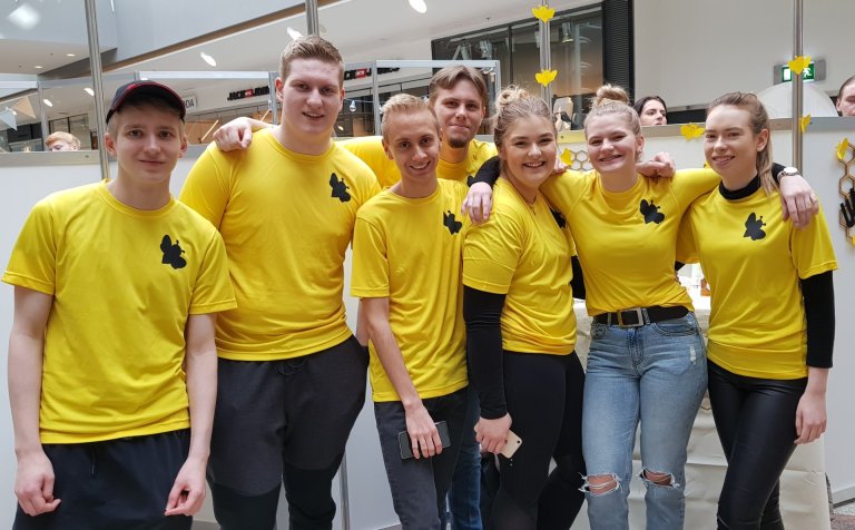 VMA-nemendur í frumkvöðlafræði í Smáralind.