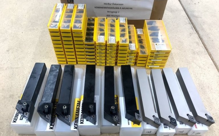 Gefendur eru fyrirtækin Össur og Formúla 1.