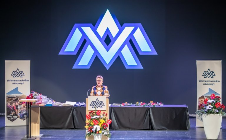 Sigríður Huld skólameistari á sviðinu í Hofi í dag