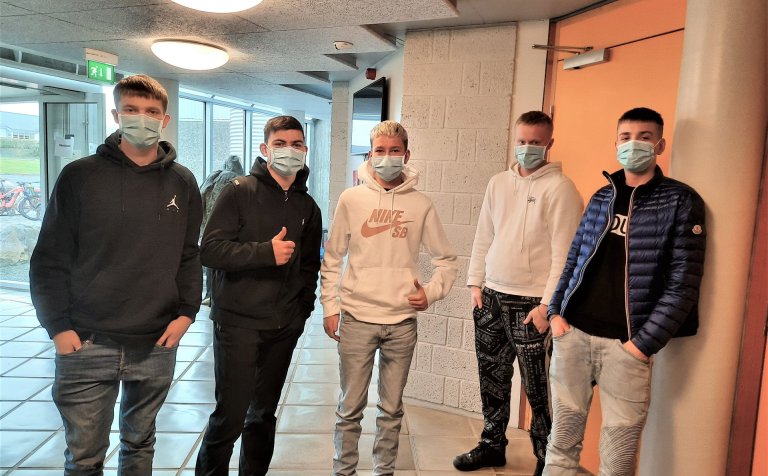 Grímuvæddir nemendur á haustönn 2020.