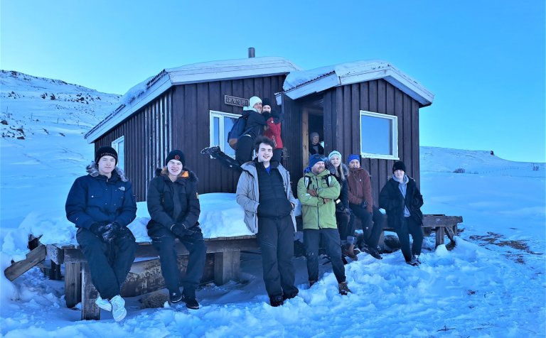 Nemendur og kennarar mættir í Gamla.