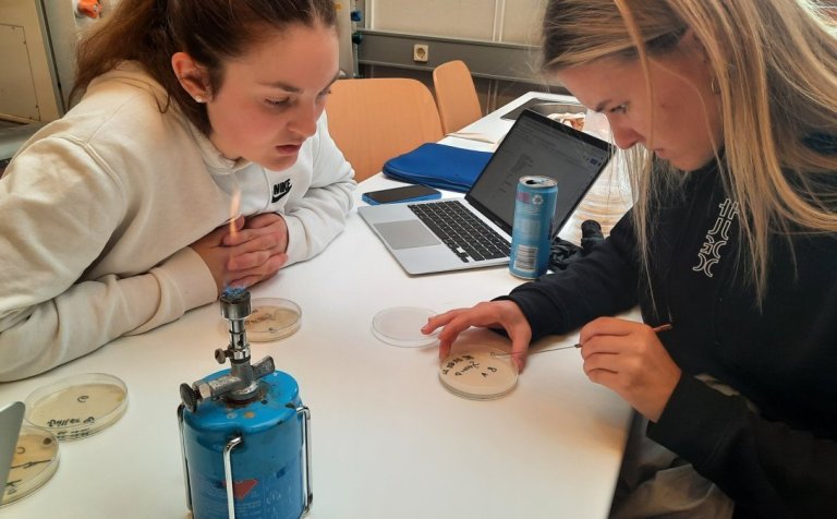 Það er margt sem hægt er að læra í VMA t.d. ýmislegt um örverur.