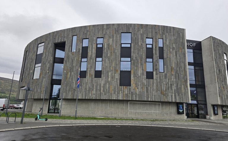 Brautskráningin 24. maí verður afar fjölmenn, næst fjölmennasta brautskráning í sögu VMA.