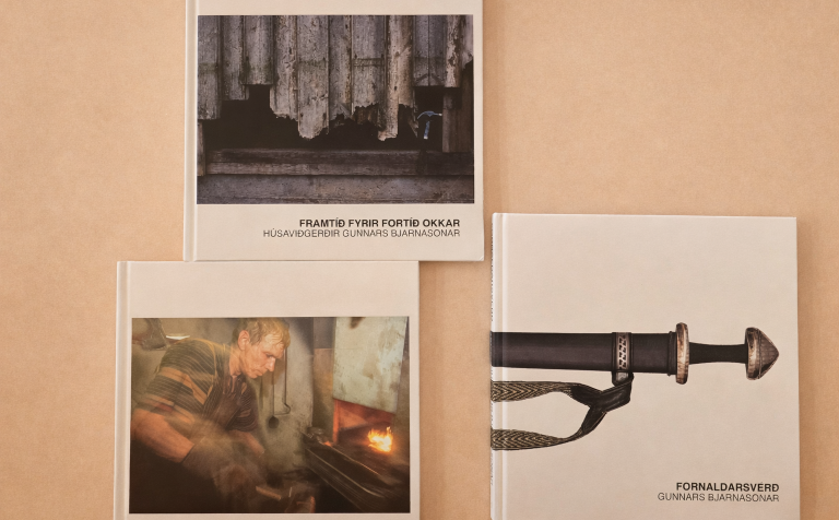 Bækurnar þrjár um líf og störf Gunnars Bjarnasonar sem ekkja hans, Kristín Sverrisdóttir, gaf byggin&hellip;