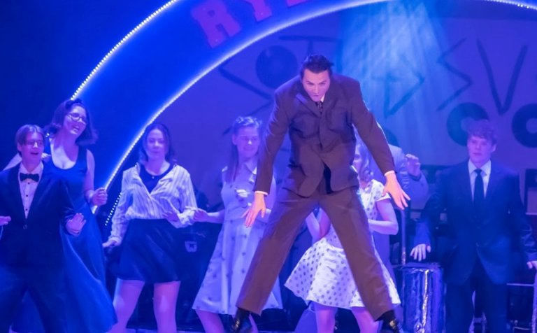 Grís verður sýndur í kvöld og annað kvöld.