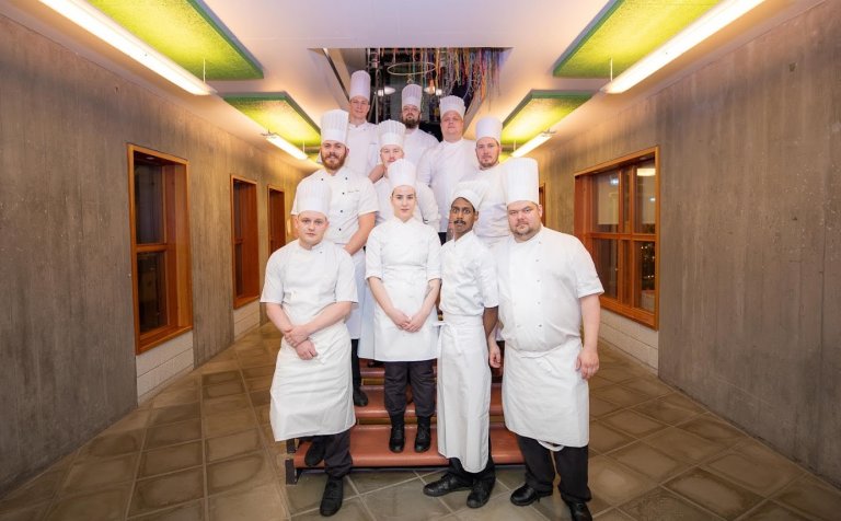 Þau luku sveinsprófi í matreiðslu. Myndir: HFriðj.