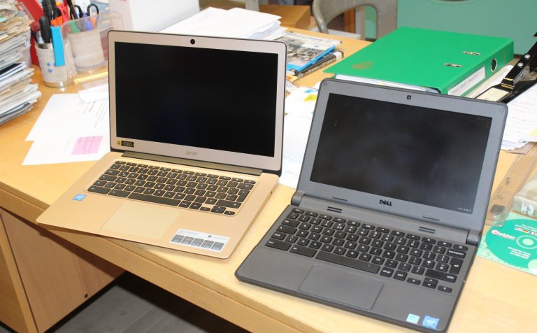 Tvær af fjórum nýjum Chromebook tölvum í VMA.