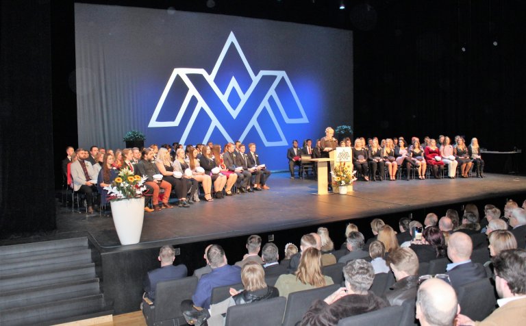 Frá brautskráningu VMA í Hofi í dag.