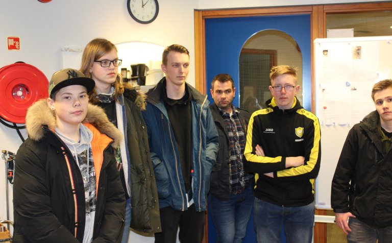 Grunnskólanemar frá Þórshöfn í heimsókn í gær.