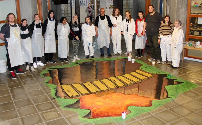 Kennari og nemendur sáttir við útkomuna.