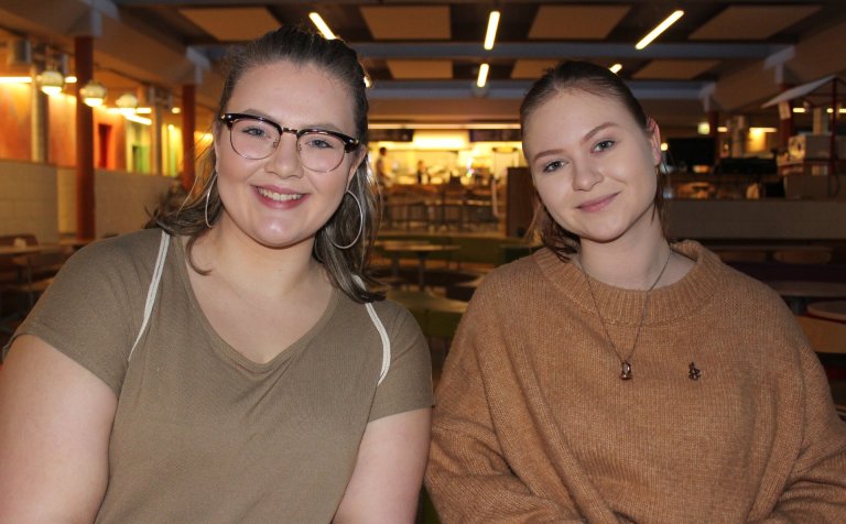 Elísabeth Ása (t.v.) og Þórkatla.