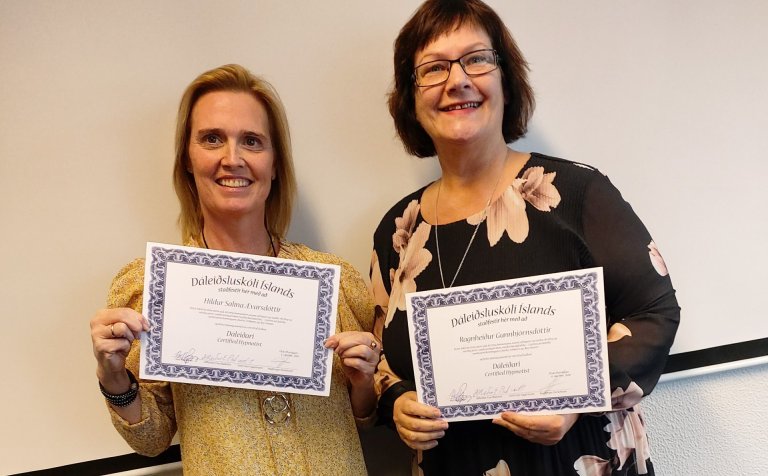 Hildur Salína og Ragnheiður.