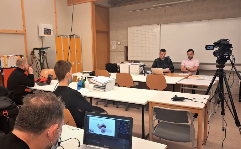 Óskar Helgi og Jökull Þorri kynna verkefni sitt.