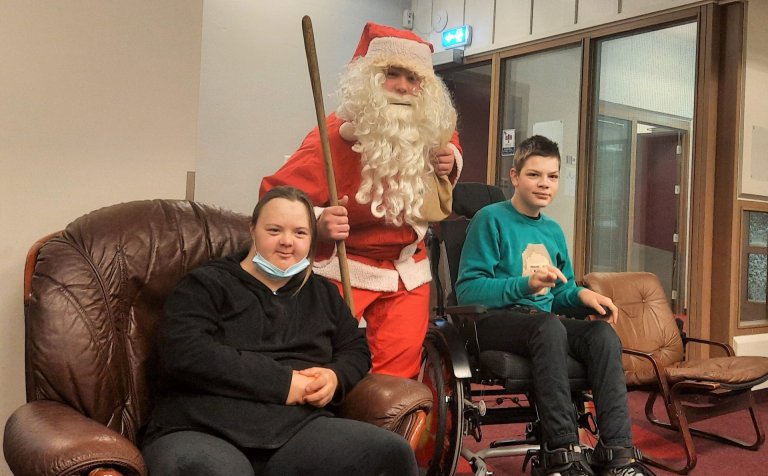 Hurðaskellir heilsaði upp á Guðmund og Birtu.