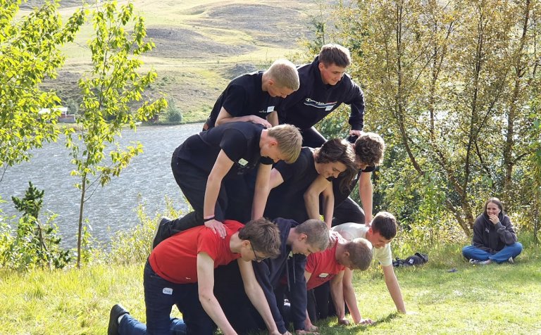 Nýnemar í blíðviðrinu á Hólvatni.