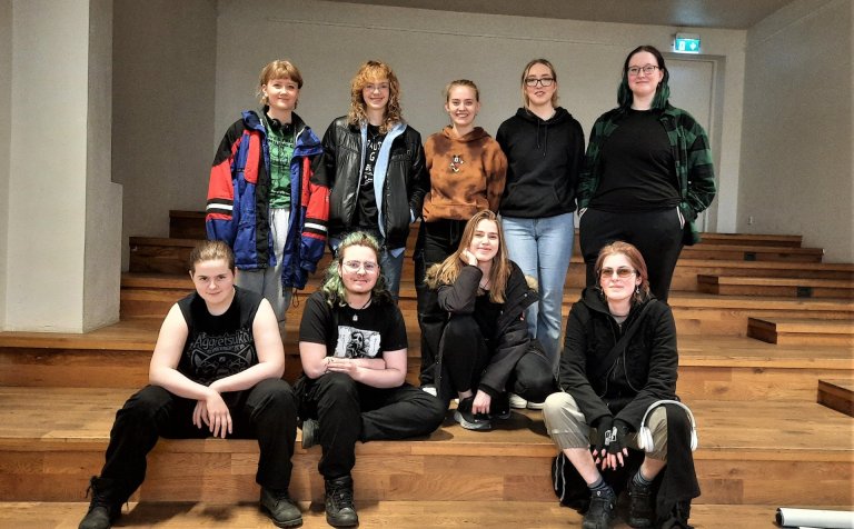 Nemendur sem sýna verk sín í Deiglunni.