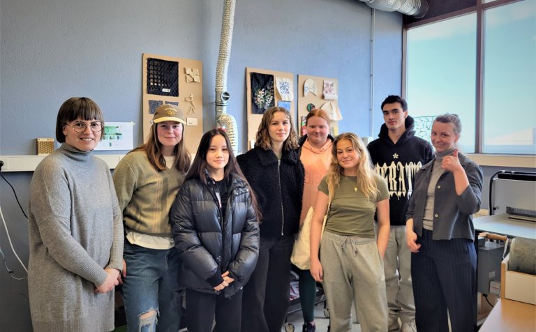 Nemendurnir sex með Ínu kennara og Margréti.