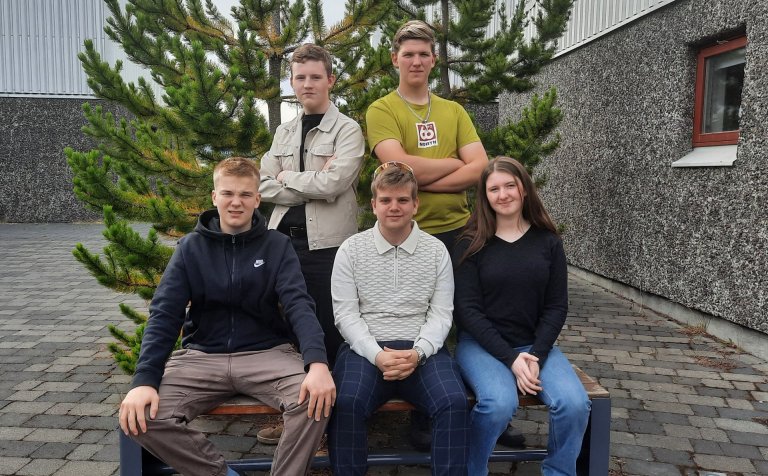 Fimm af sjö stjórnarmönnum í nemendafélaginu Þórdunu. Steinar Bragi Laxdal formaður, Linda Kristjáns…