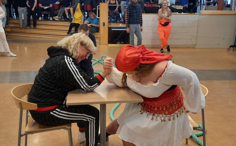 Hressilega tekist á í sjómanni!